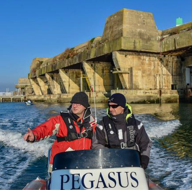 Bateau rade Lorient Base sous marins Formation entreprise dirigeant leader Pegasus